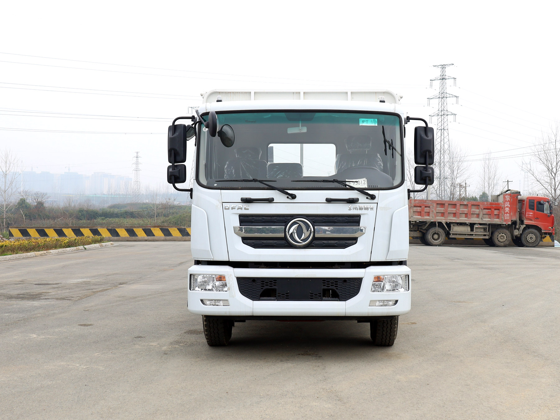 東風多利卡D9排半平板運輸車 東風多利卡D9排半平板運輸車