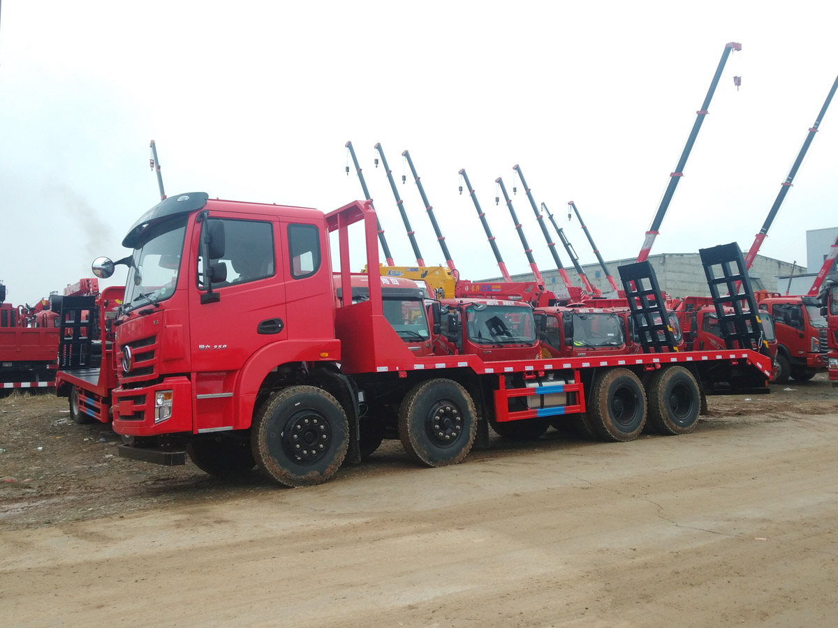 東風錦程V6前四后八平板運輸車 東風錦程V6前四后八平板運輸車