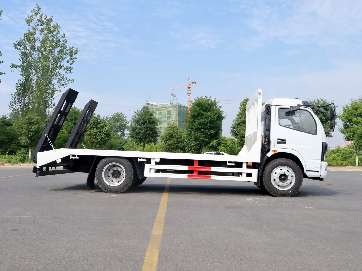 東風(fēng)凱普特K8單排平板運(yùn)輸車 東風(fēng)凱普特K8單排平板運(yùn)輸車