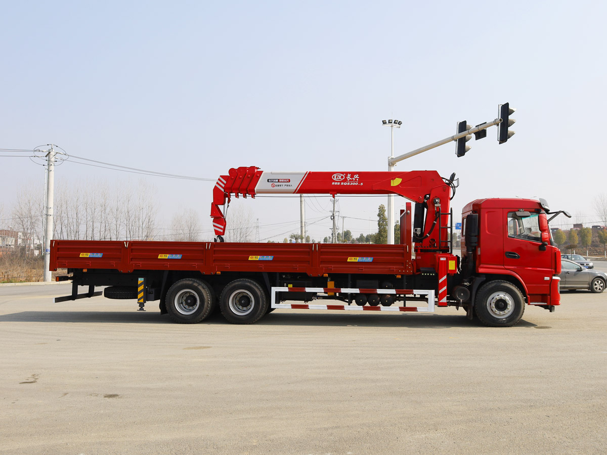 陜汽軒德翼6后雙橋上裝長興12噸直臂式吊機 陜汽軒德翼6后雙橋上裝長興12噸直臂式吊機