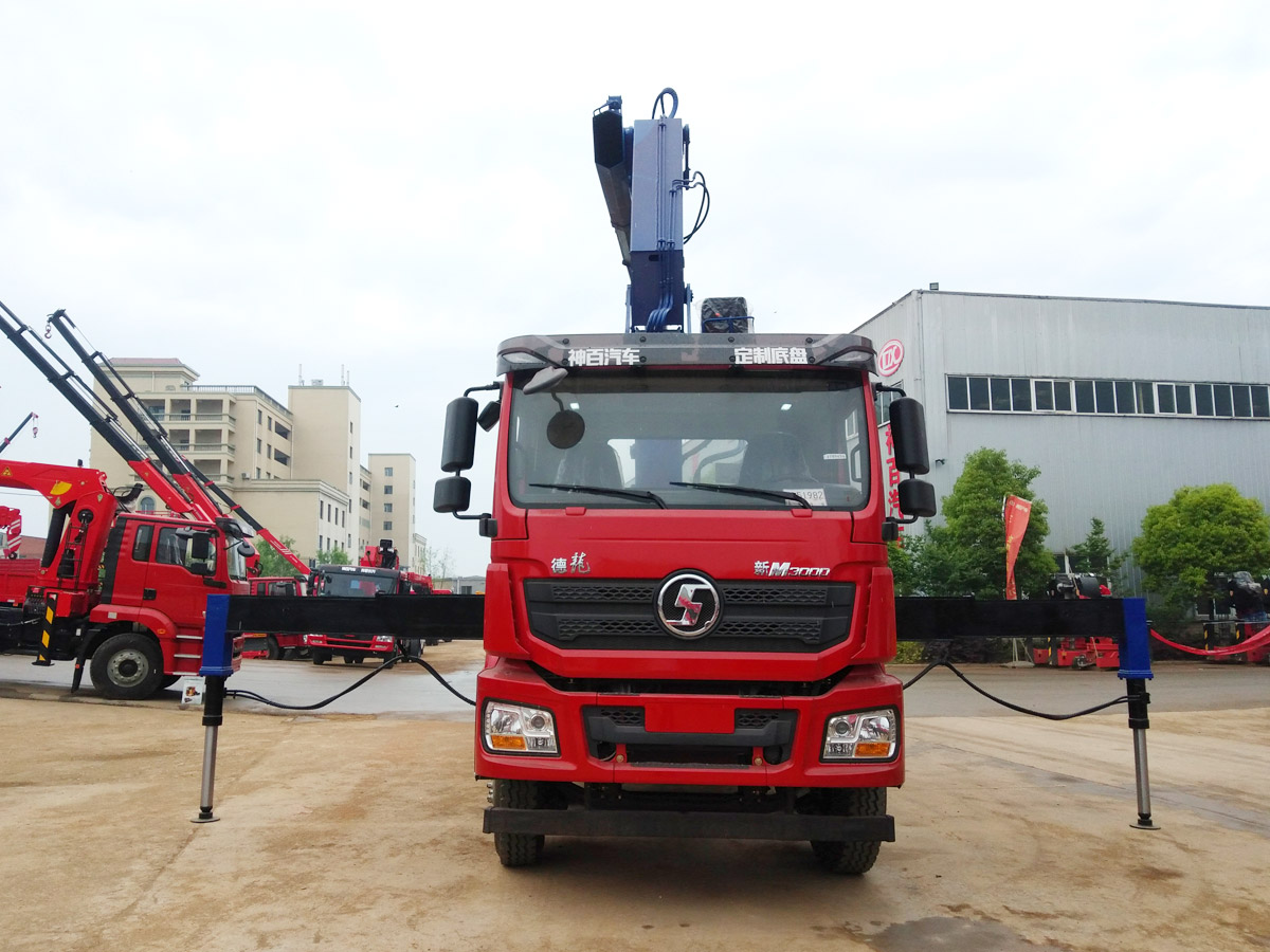 陜汽德龍新M3000前四后八上裝長興16噸折臂式吊機 陜汽德龍新M3000前四后八上裝長興16噸折臂式吊機