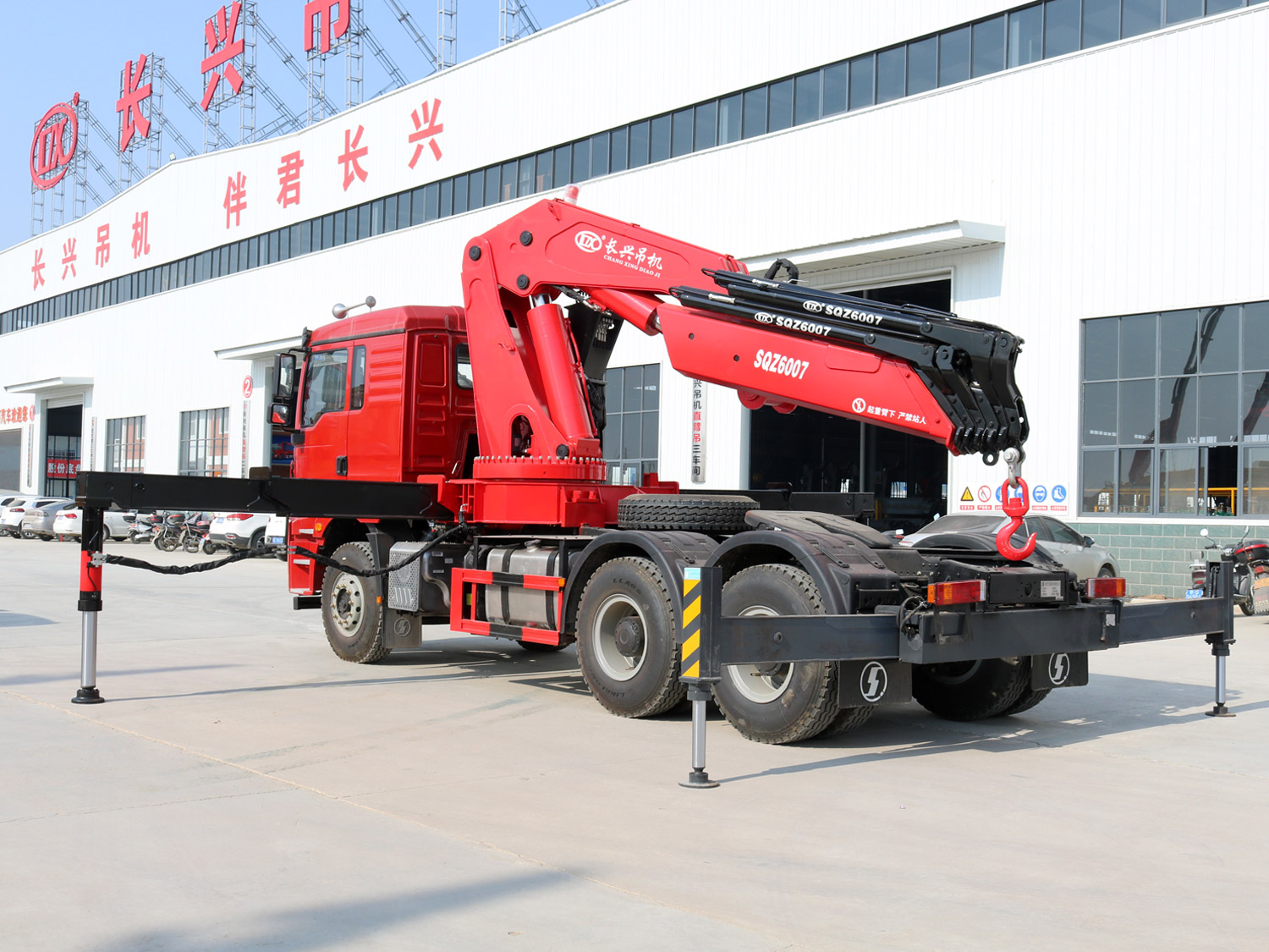 陜汽德龍新M3000牽引頭上裝長興30噸折臂式吊機 陜汽德龍新M3000牽引頭上裝長興30噸折臂式吊機