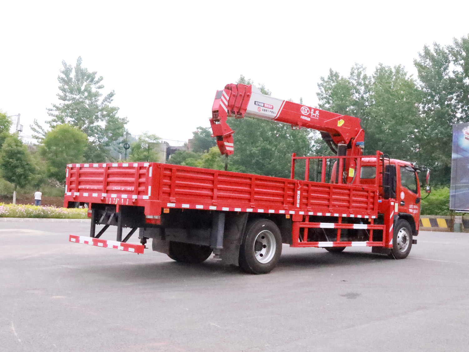 東風多利卡D8單排上裝長興8噸直臂式吊機 東風多利卡D8單排上裝長興8噸直臂式吊機