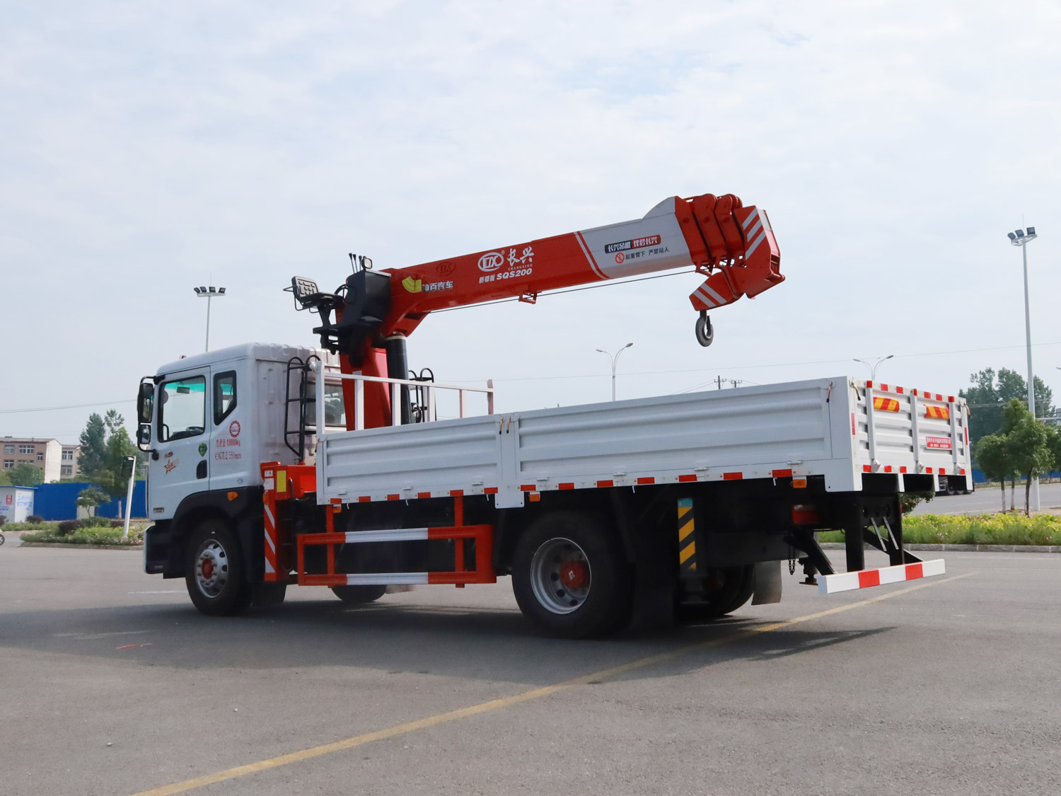 東風多利卡D9排半駕駛室單橋上裝長興8噸直臂式吊機 東風多利卡D9排半駕駛室單橋上裝長興8噸直臂式吊機