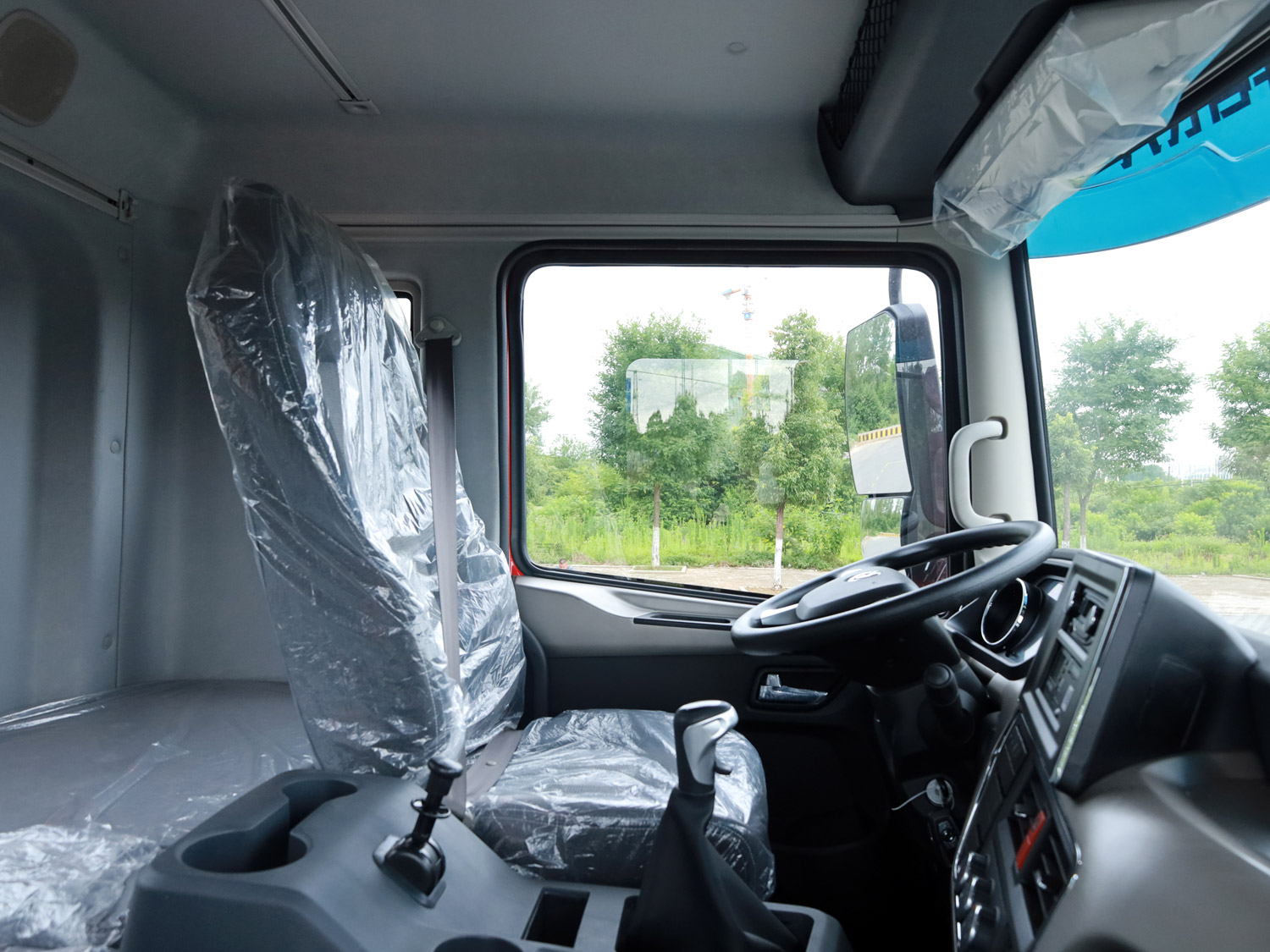 東風華神T5后雙橋平板運輸車 東風華神T5后雙橋平板運輸車