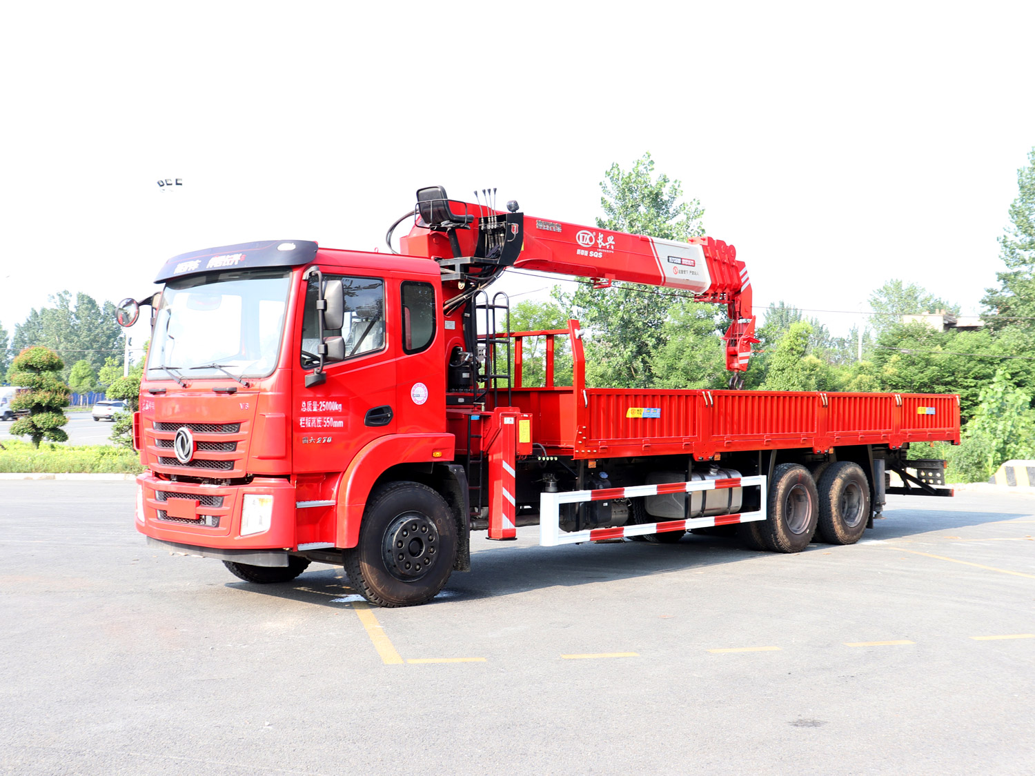 東風錦程V6后雙橋上裝長興12噸直臂式吊機