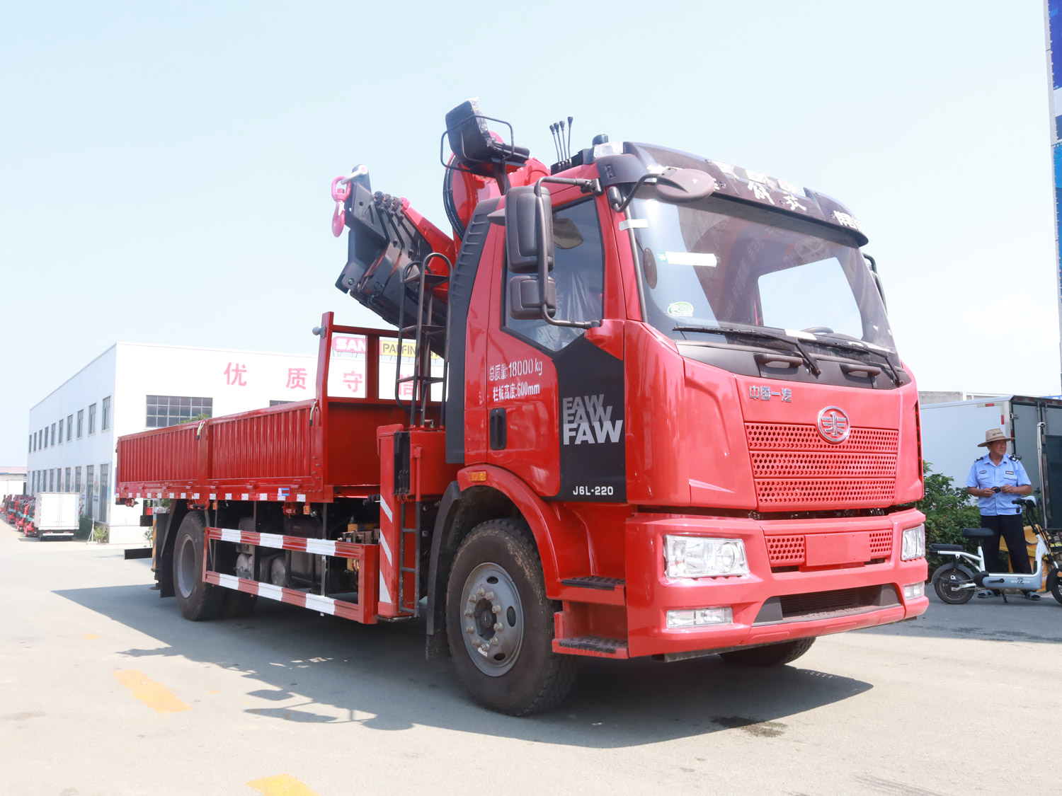 解放J6L單排上裝長興12噸折臂式吊機 解放J6L單排上裝長興12噸折臂式吊機