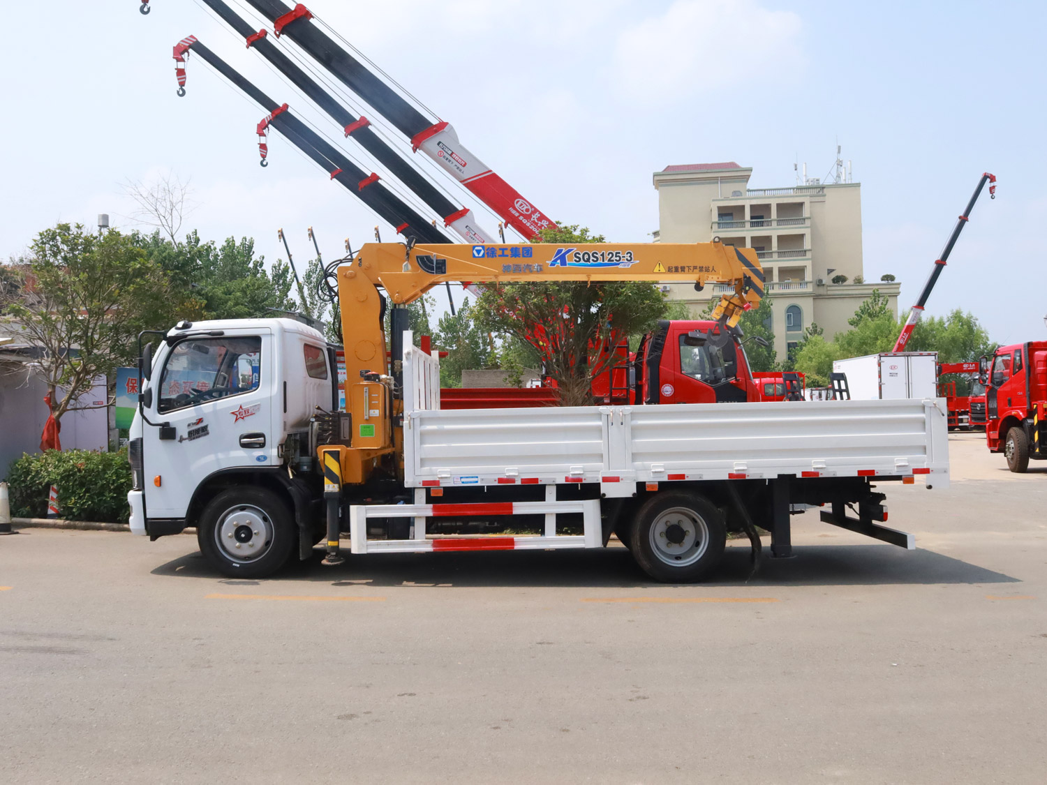 東風(fēng)多利卡D7單排上裝徐工5噸直臂式吊機(jī) 東風(fēng)多利卡D7單排上裝徐工5噸直臂式吊機(jī)