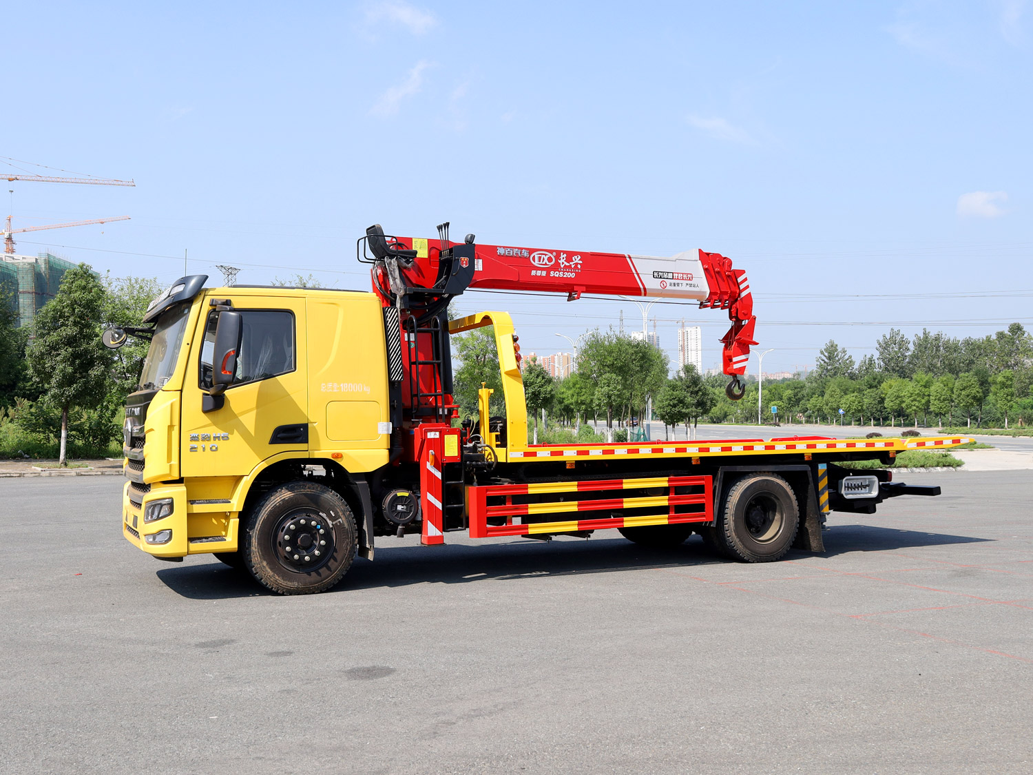 上汽紅巖杰豹H6上裝長興8噸直臂式吊機(jī)(清障帶吊) 上汽紅巖杰豹H6上裝長興8噸直臂式吊機(jī)(清障帶吊)