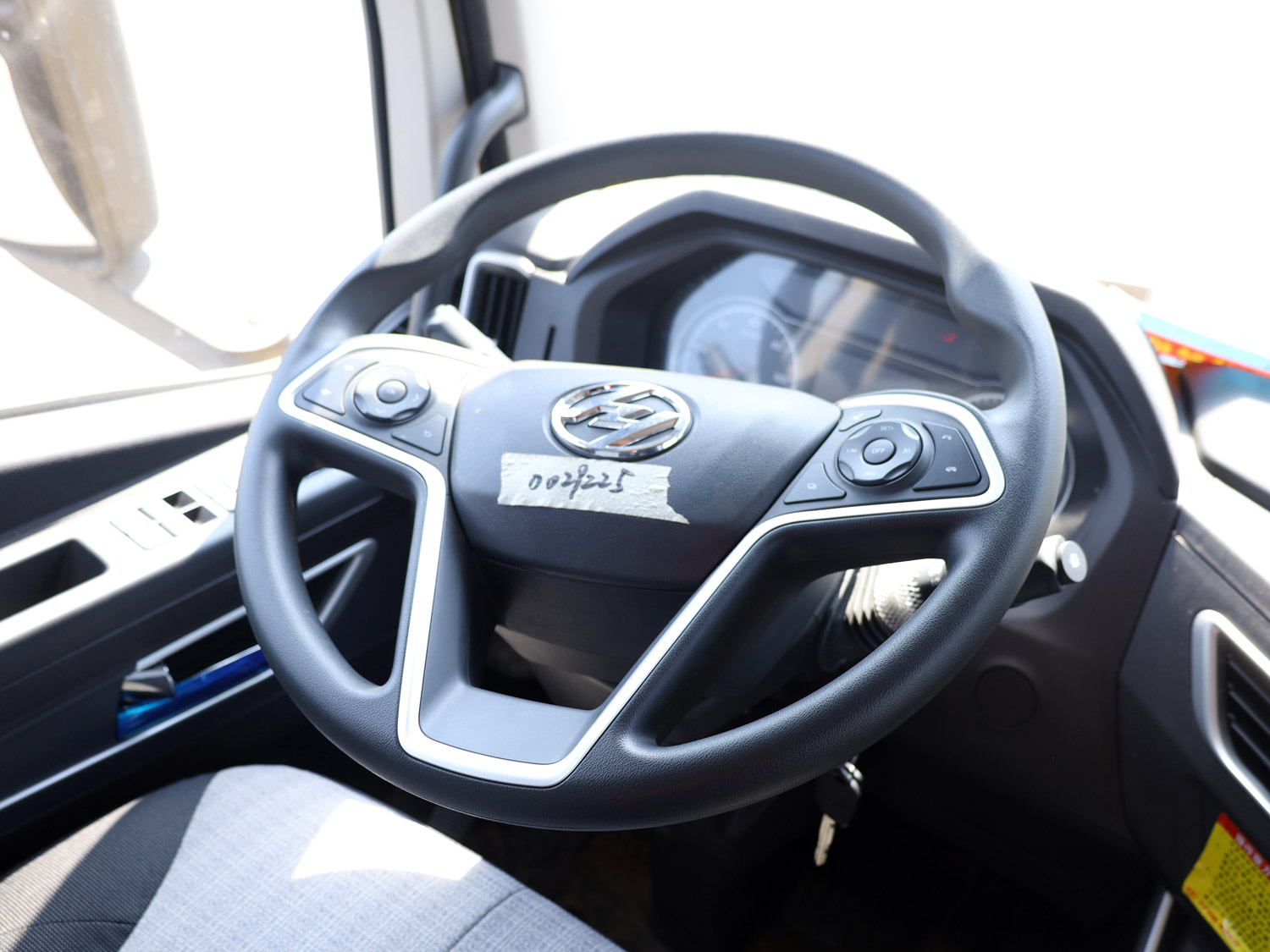 上汽紅巖杰豹H6上裝長興8噸直臂式吊機(jī)(清障帶吊) 上汽紅巖杰豹H6上裝長興8噸直臂式吊機(jī)(清障帶吊)