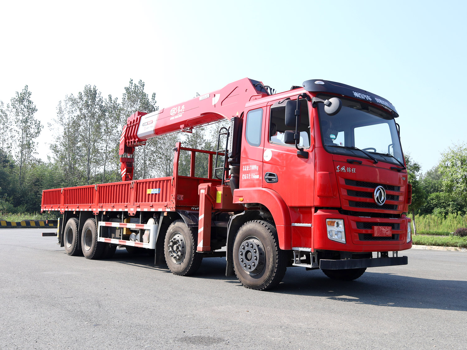 東風錦程V6P前四后八上裝長興12噸直臂式吊機 東風錦程V6P前四后八上裝長興12噸直臂式吊機