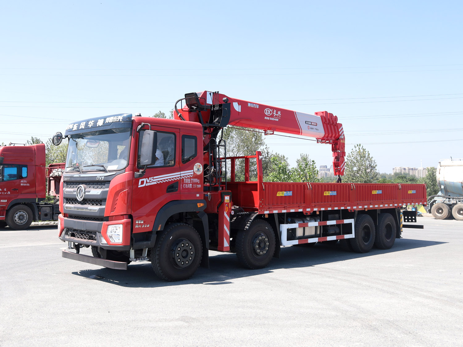 東風(fēng)華神DV5前四后八上裝長興16噸直臂式吊機(jī) 東風(fēng)華神DV5前四后八上裝長興16噸直臂式吊機(jī)