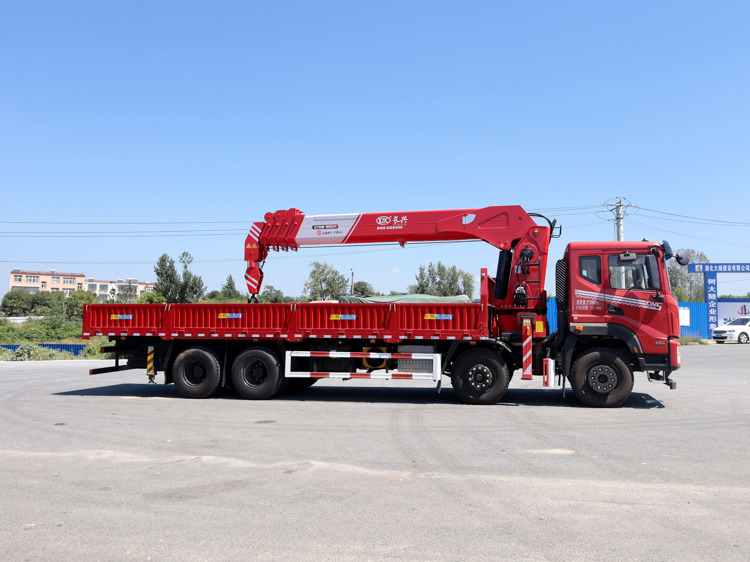 東風(fēng)華神DV5前四后八上裝長興16噸直臂式吊機(jī) 東風(fēng)華神DV5前四后八上裝長興16噸直臂式吊機(jī)