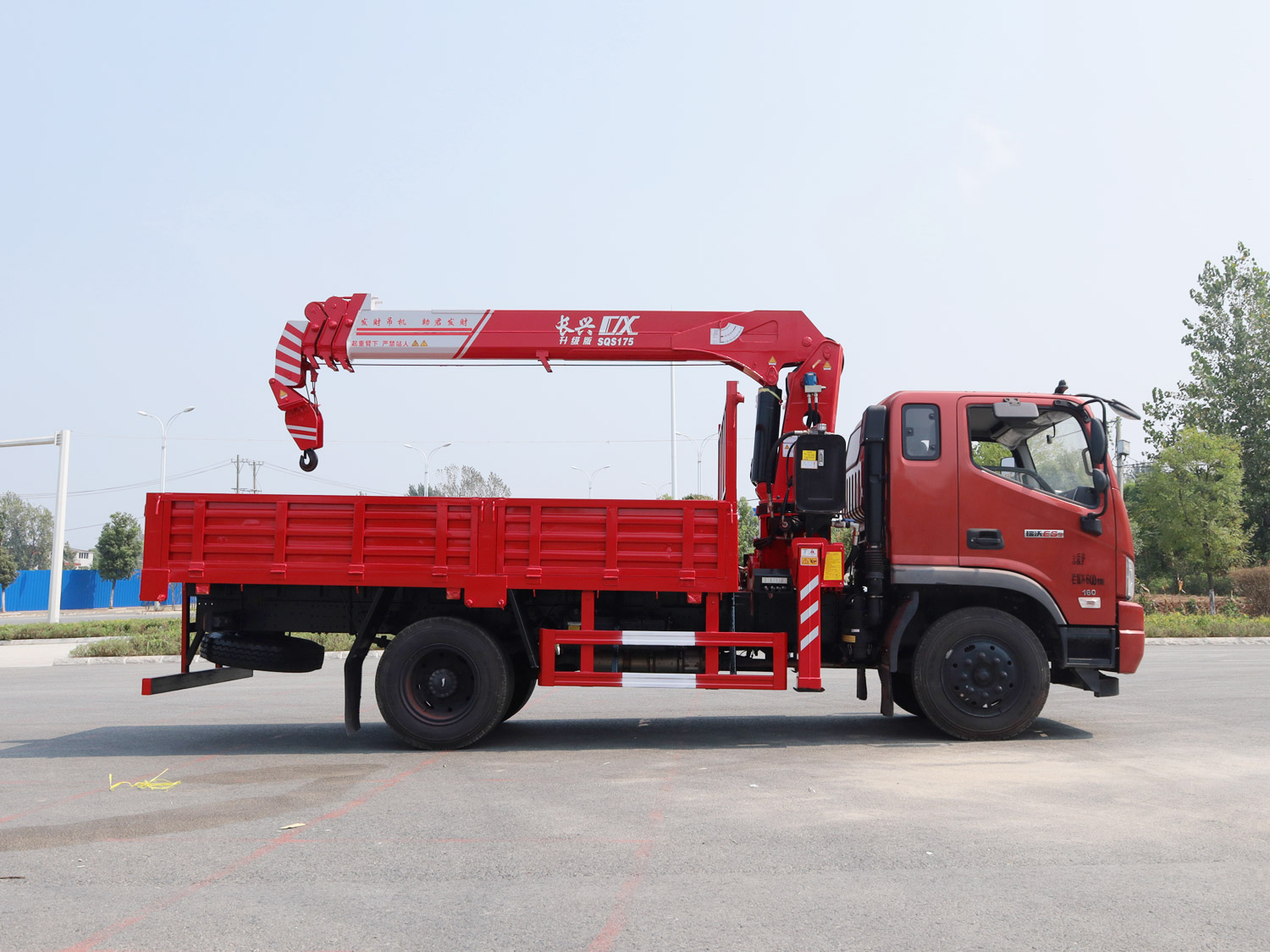 福田瑞沃排半上裝長興發(fā)財(cái)版7噸直臂式吊機(jī) 福田瑞沃排半上裝長興發(fā)財(cái)版7噸直臂式吊機(jī)