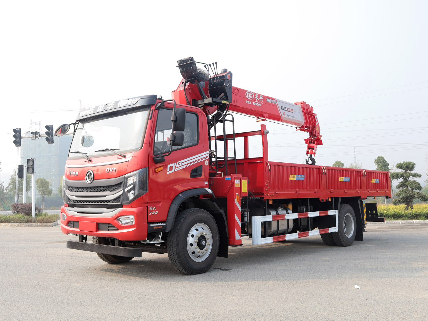 東風華神DV3單排上裝長興8噸直臂式吊機 東風華神DV3單排上裝長興8噸直臂式吊機