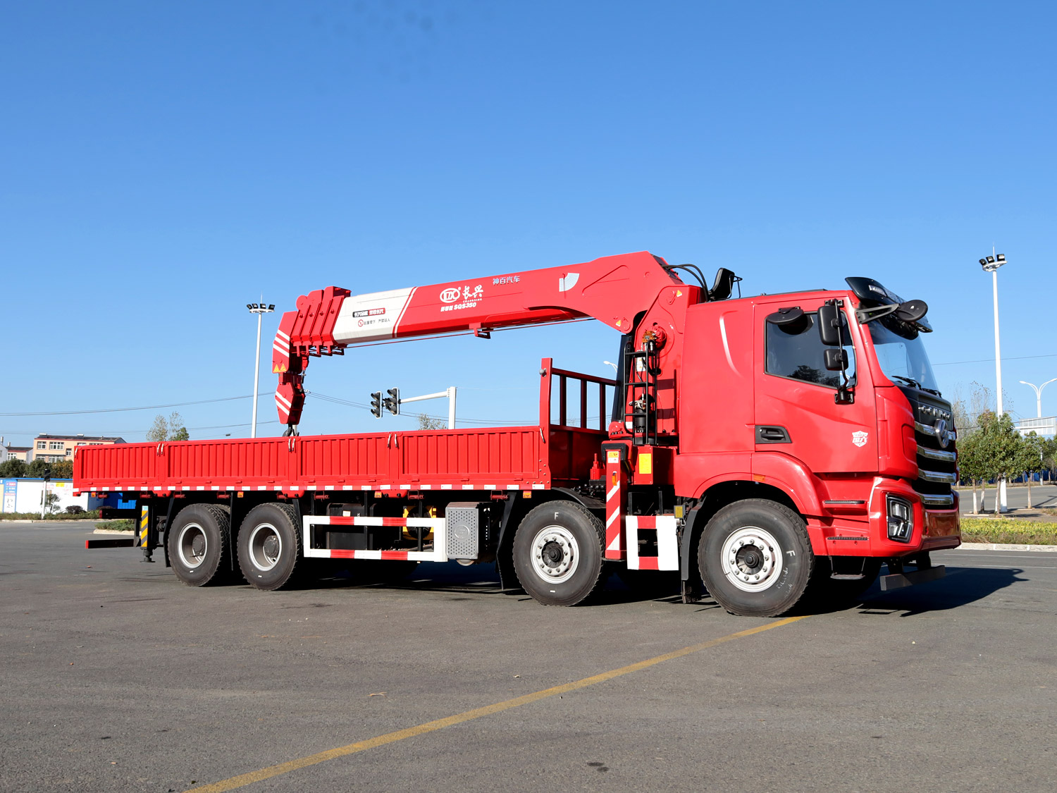 上汽紅巖杰虎H6前四后八上裝長興14噸直臂式吊機 上汽紅巖杰虎H6前四后八上裝長興14噸直臂式吊機