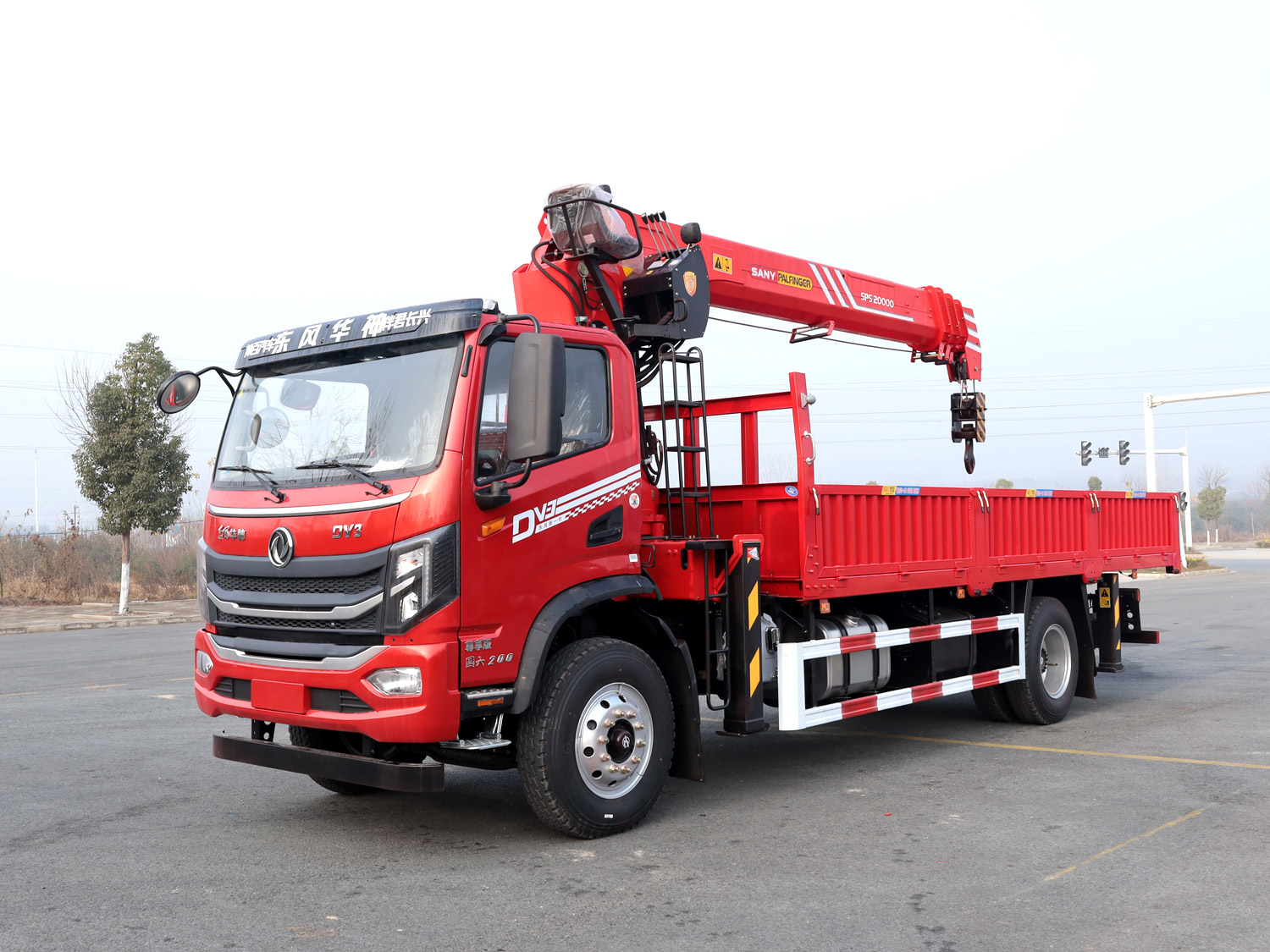 東風(fēng)華神DV3單排上裝三一8噸直臂式吊機(jī)