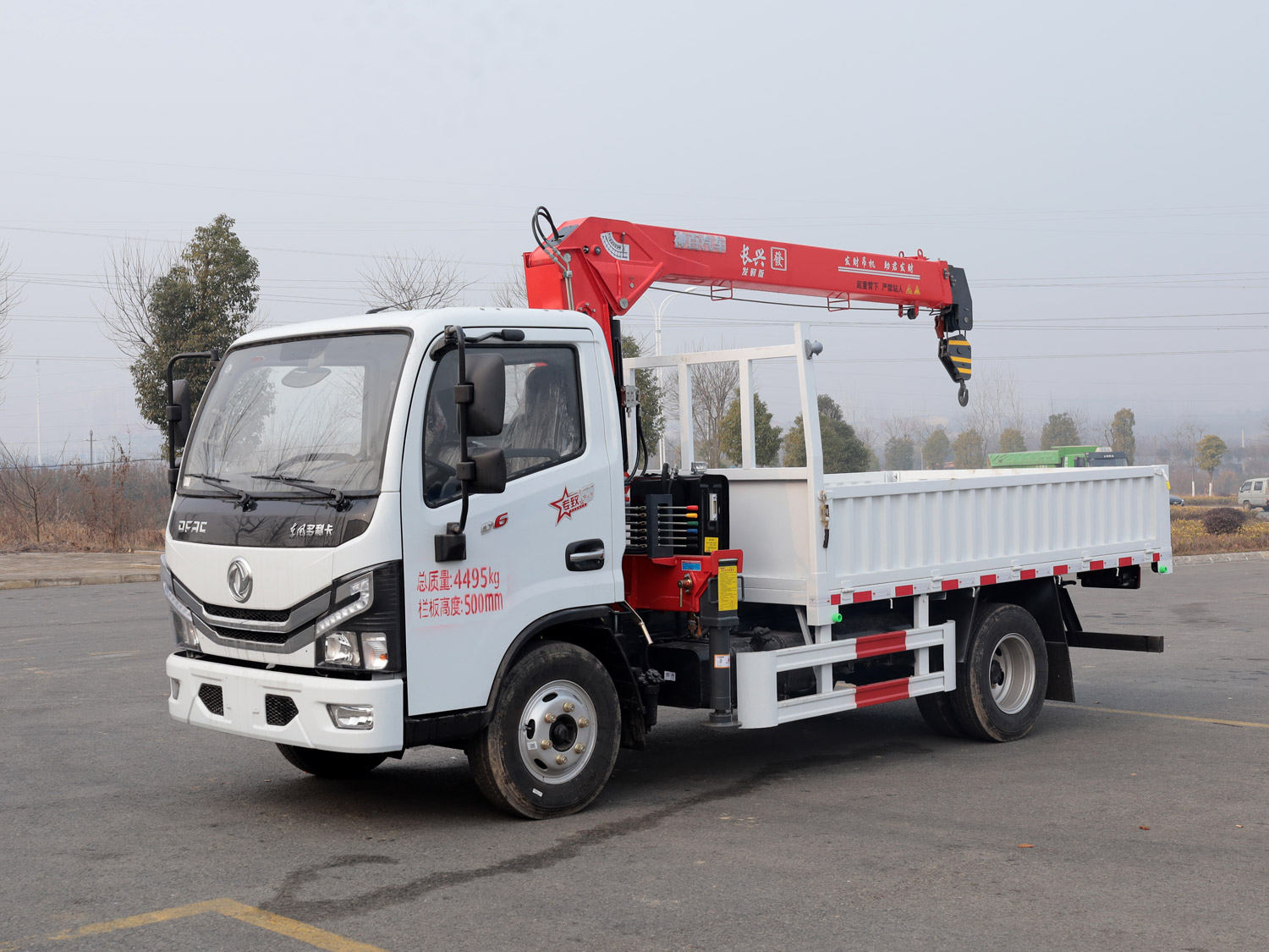 東風多利卡D6單排上裝長興4噸直臂式吊機（3節(jié)臂）