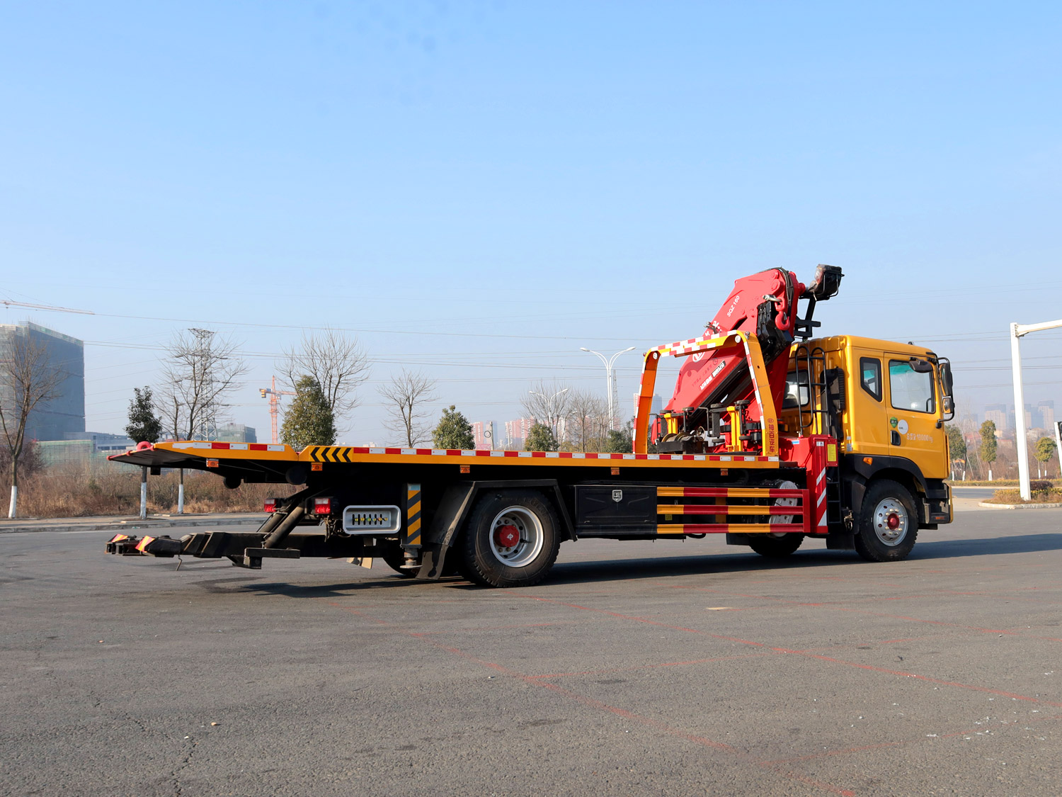 東風多利卡D9排半上裝長興8噸折臂吊(清障帶吊) 東風多利卡D9排半上裝長興8噸折臂吊(清障帶吊)