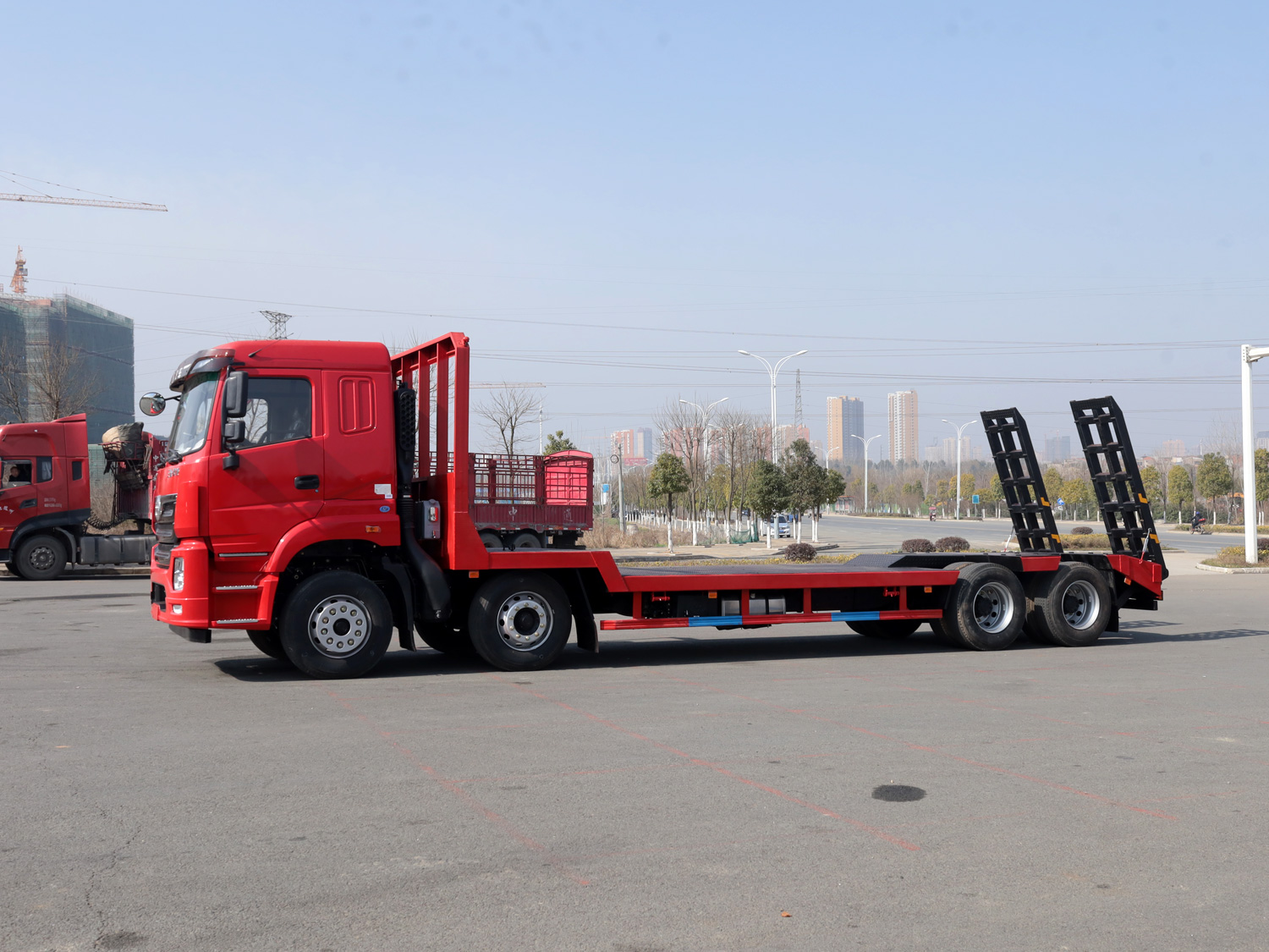 三環昊龍T5前四后八凹板運輸車 三環昊龍T5前四后八凹板運輸車