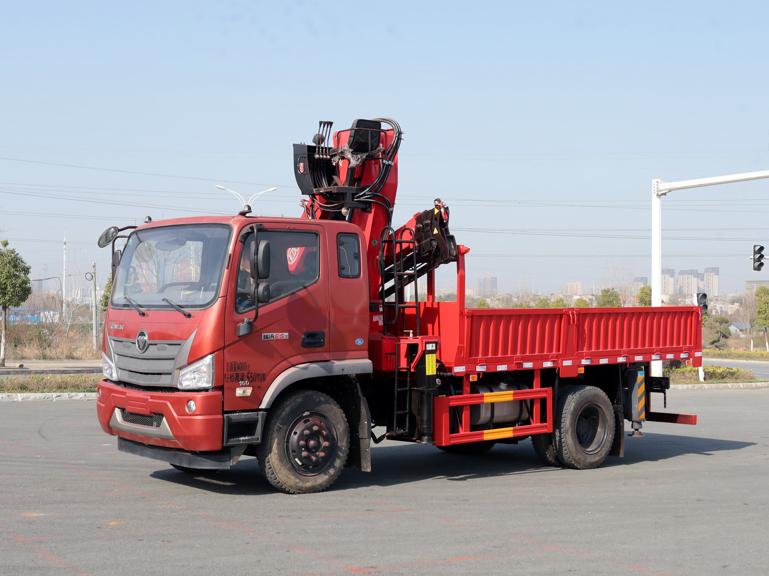 福田瑞沃排半上裝長興6.3米折臂式吊機 福田瑞沃排半上裝長興6.3米折臂式吊機