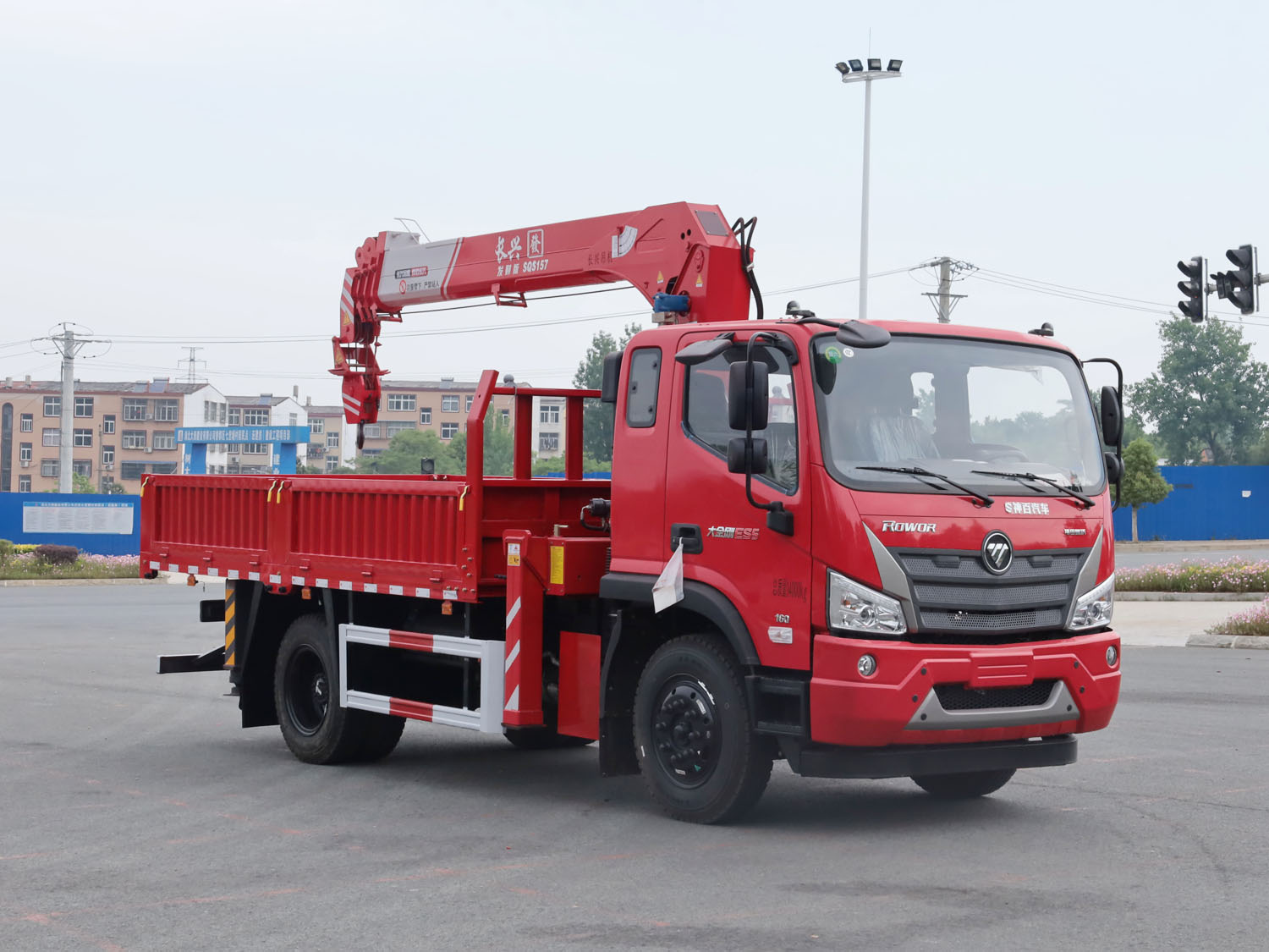 福田瑞沃排半上裝長(zhǎng)興發(fā)財(cái)版6.3噸直臂式吊機(jī) 福田瑞沃排半上裝長(zhǎng)興發(fā)財(cái)版6.3噸直臂式吊機(jī)