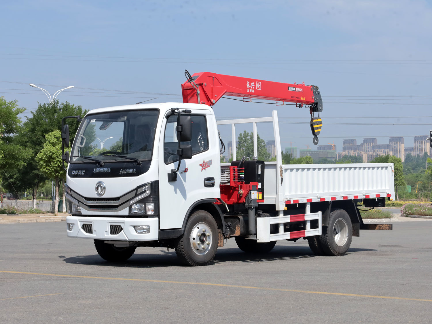 東風(fēng)多利卡D6單排上裝長興4噸直臂式吊機(jī)（藍(lán)牌，4節(jié)臂）