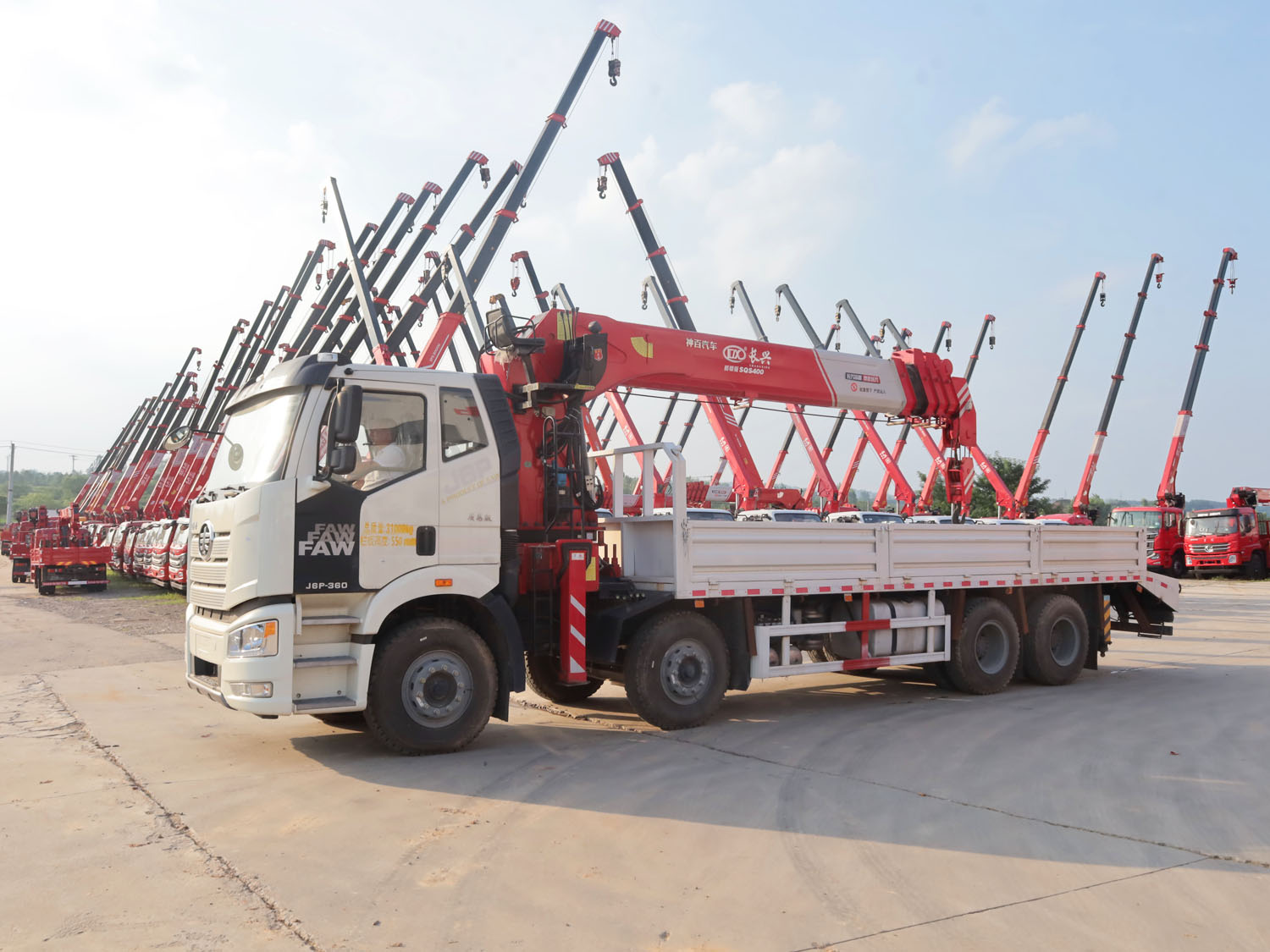 解放J6P前四后八上裝長興16噸直臂式吊機 解放J6P前四后八上裝長興16噸直臂式吊機