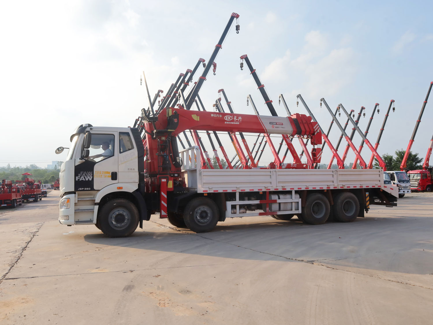 解放J6P前四后八上裝長興16噸直臂式吊機 解放J6P前四后八上裝長興16噸直臂式吊機