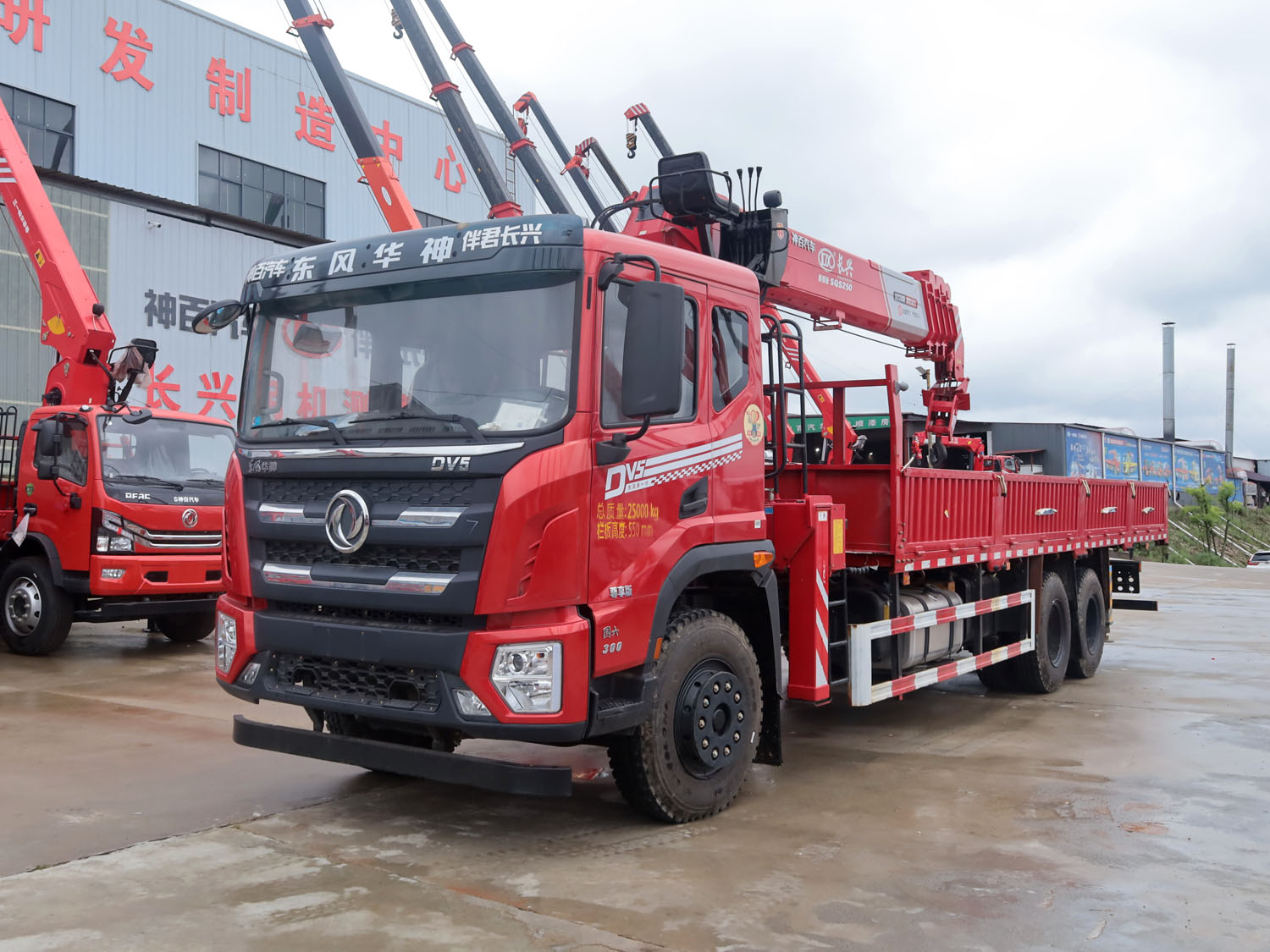 東風華神DV5后雙橋上裝長興10噸直臂式吊機 東風華神DV5后雙橋上裝長興10噸直臂式吊機