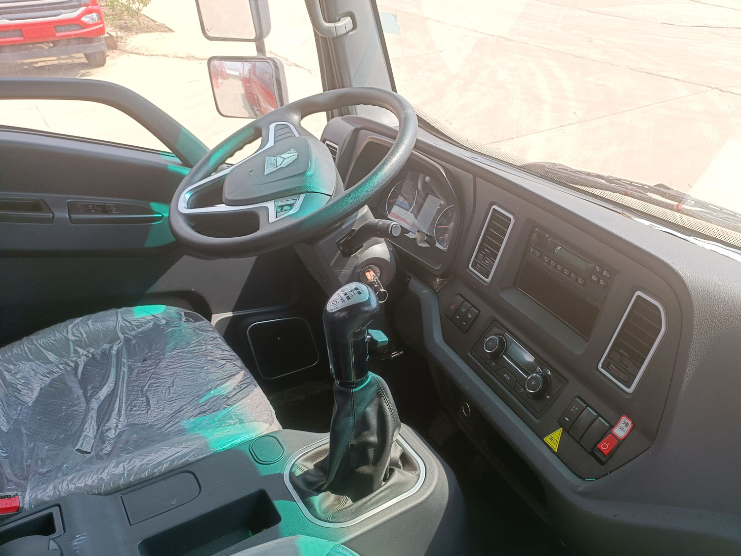 重汽王牌單排上裝長興5噸直臂式吊機(jī) 重汽王牌單排上裝長興5噸直臂式吊機(jī)