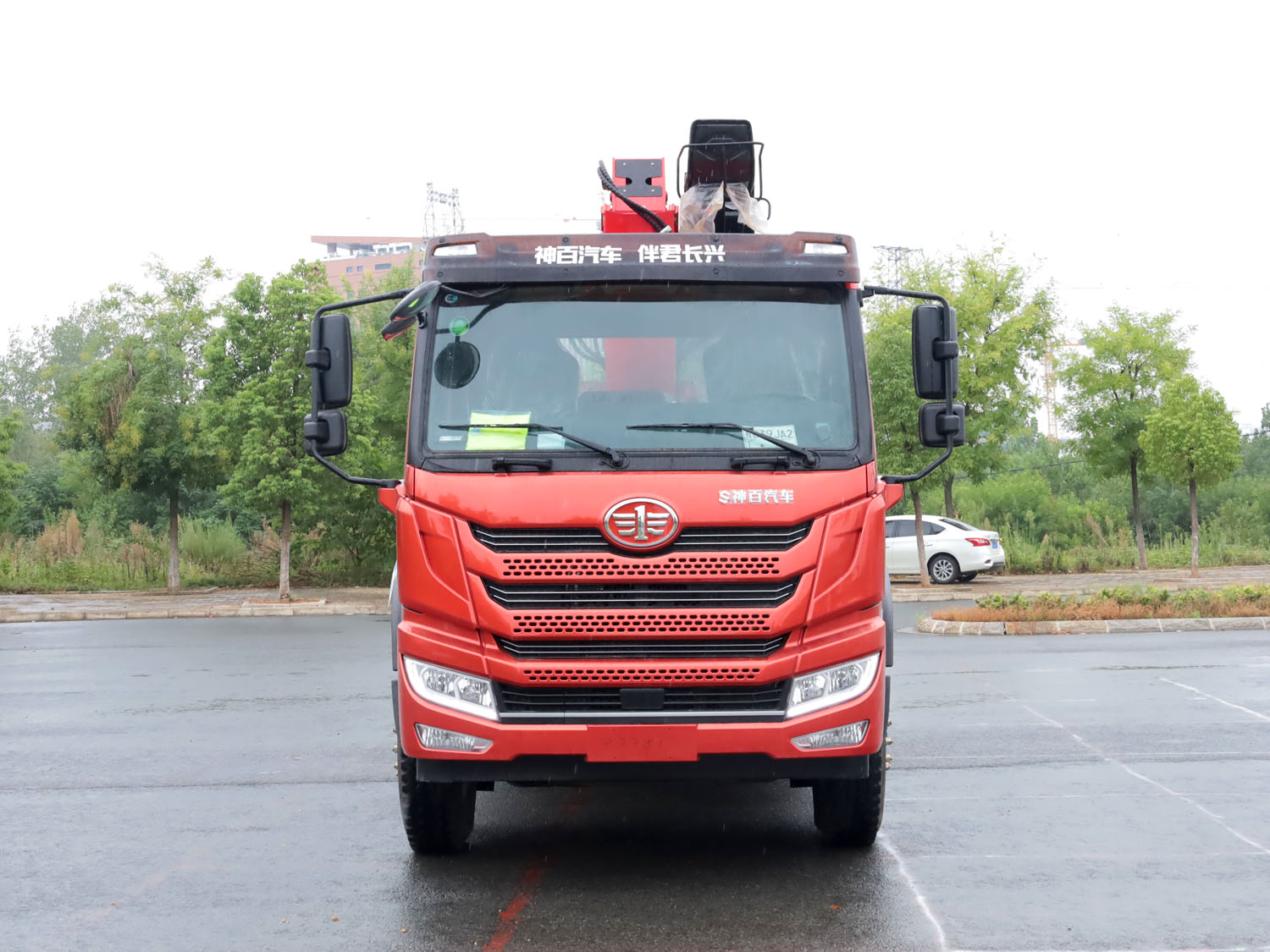 解放龍V2.0前提升橋上裝長興質尊8噸直臂吊機 解放龍V2.0前提升橋上裝長興質尊8噸直臂吊機