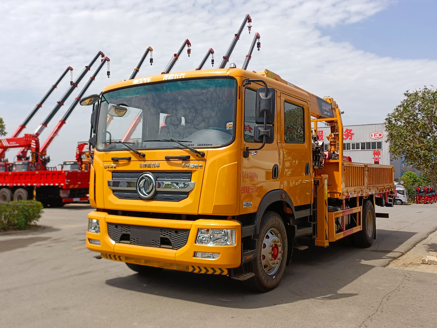 東風多利卡D9雙排上裝長興發財8噸直臂式吊機 東風多利卡D9雙排上裝長興發財8噸直臂式吊機